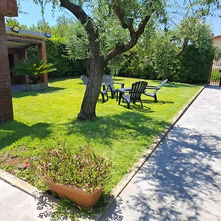 Villa Degli Ulivi-al Mare Di *